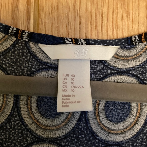 H&M Blue Scoop Neck Tank 10 - Picture 2 of 4